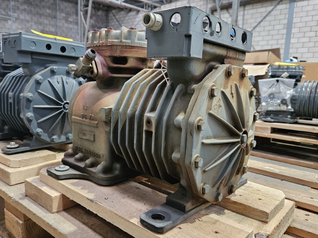 Used DWM DLSGB 401 EWL 000 Semi Hermetic Reciprocating Compressor Freon