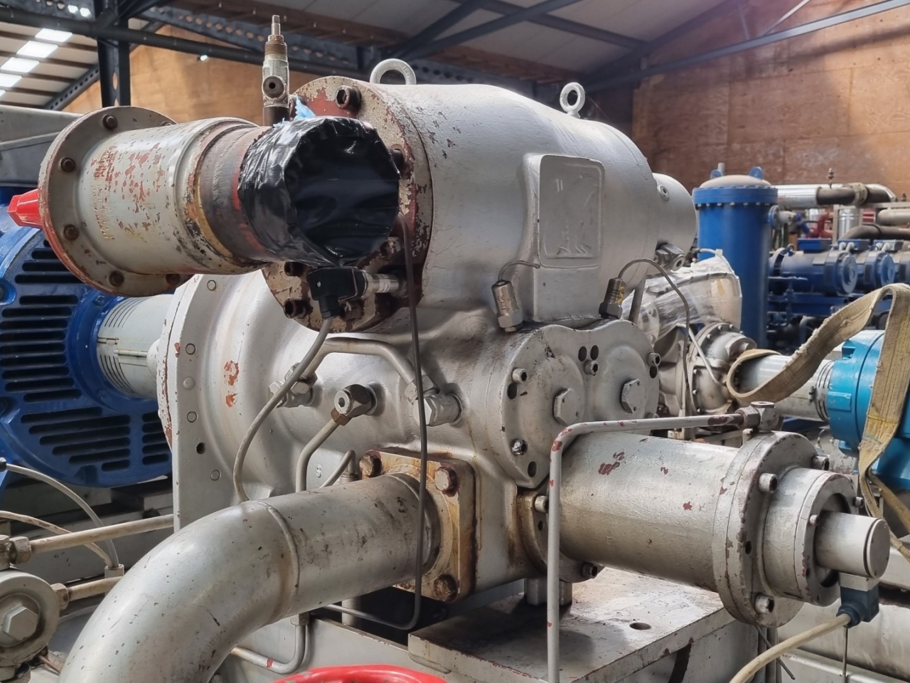 Used Sabroe SAB 163 HF screw compressor unit on NH3 - HOS BV